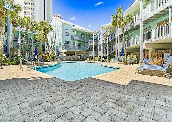 First-floor Dog-friendly With On-site Pool Access & Balcony Gulf Shores