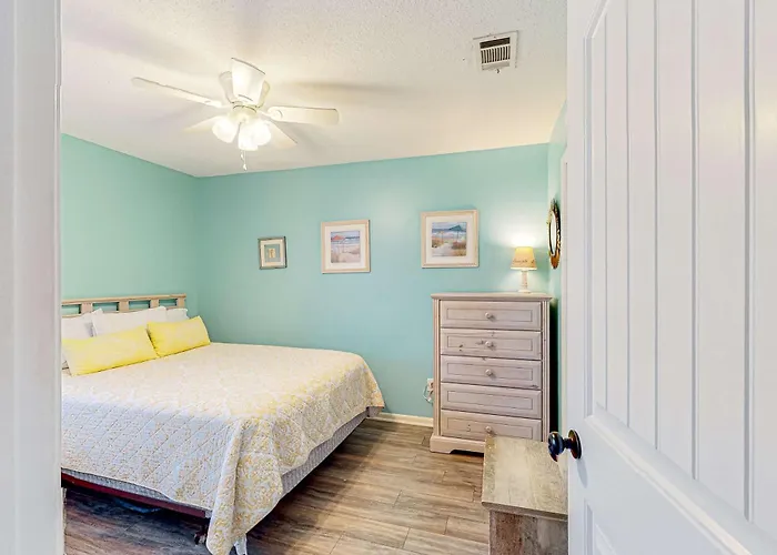 Holiday home First-floor Dog-friendly With On-site Pool Access & Balcony Gulf Shores